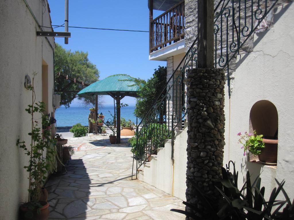 Gorgona Apartment Milina Exterior photo